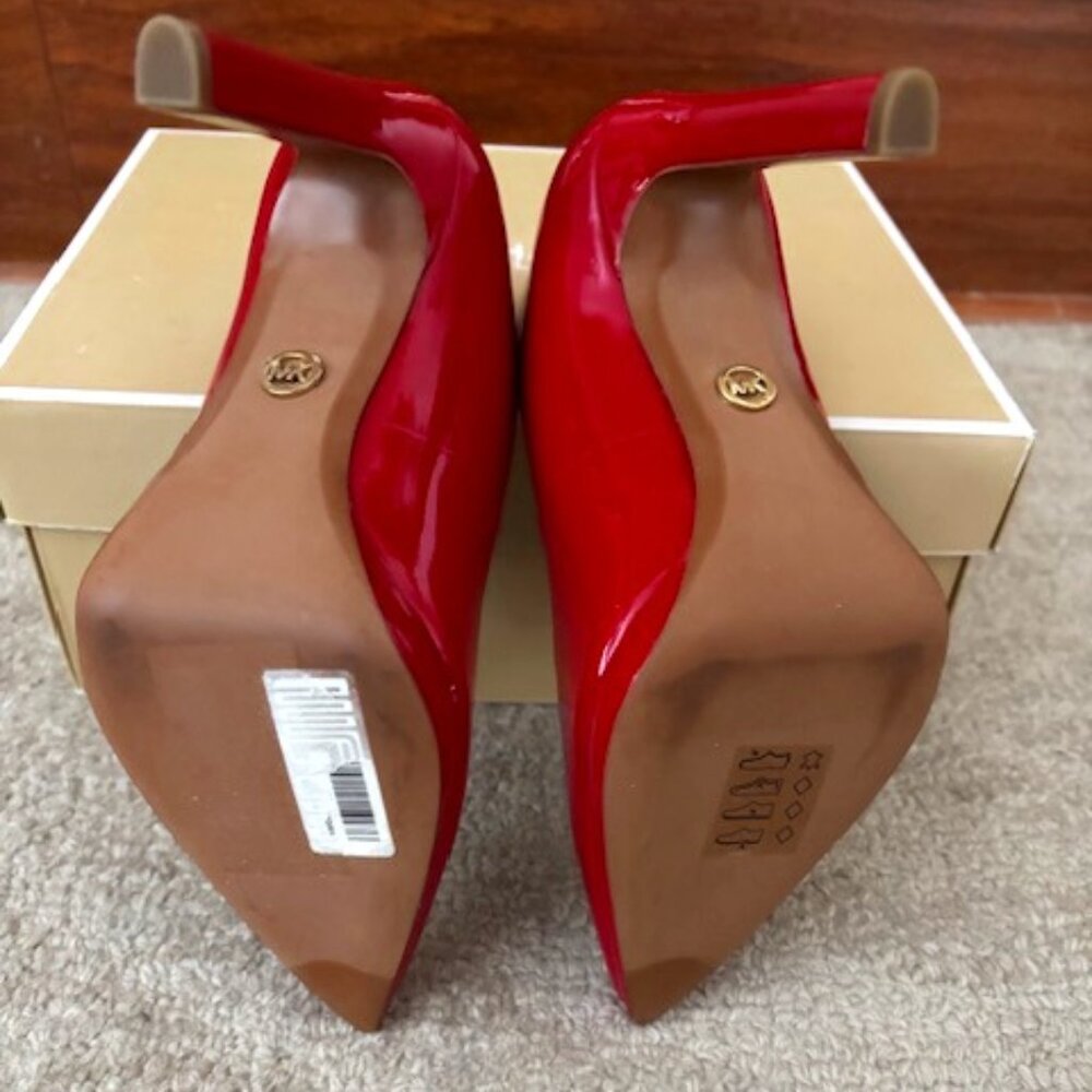 Michael Kors Brielle Pump - Picture 8 of 9